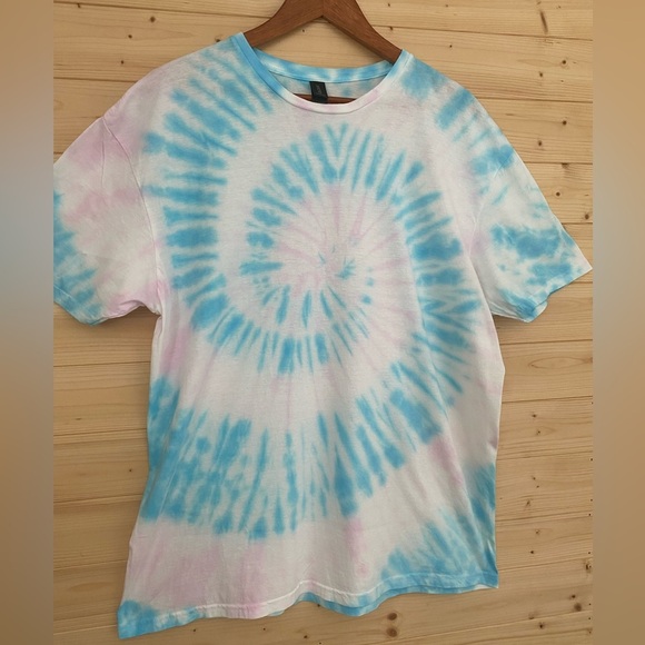 NEW Unisex GILDAN Soft Style Pale Color Gender Reveal Spiral Tie-Dye T-Shirt - Picture 2 of 8